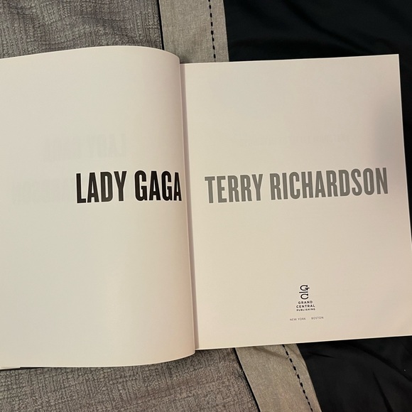 LADY GAGA x TERRY RICHARDSON Photography Book - Picture 3 of 7